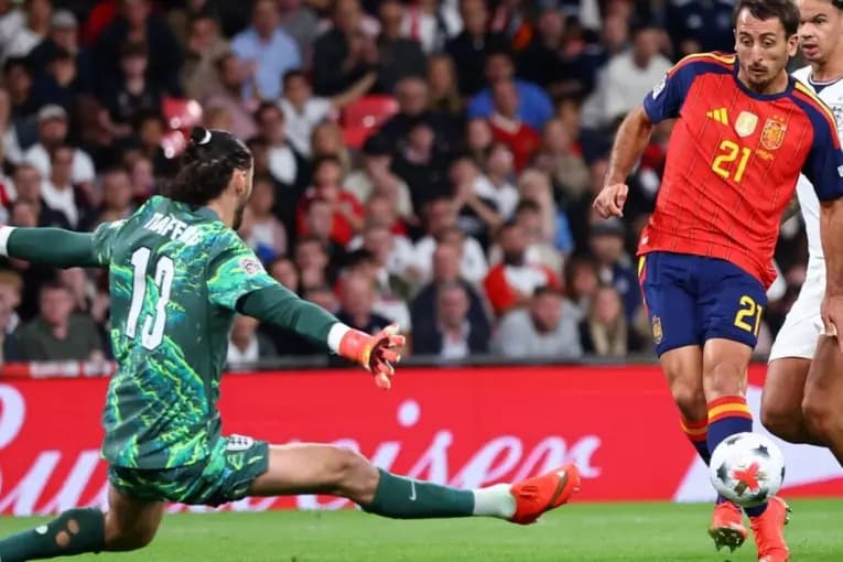 España venció 3-2 a Inglaterra en Wembley en su estreno como campeona del mundo - imagen de origen