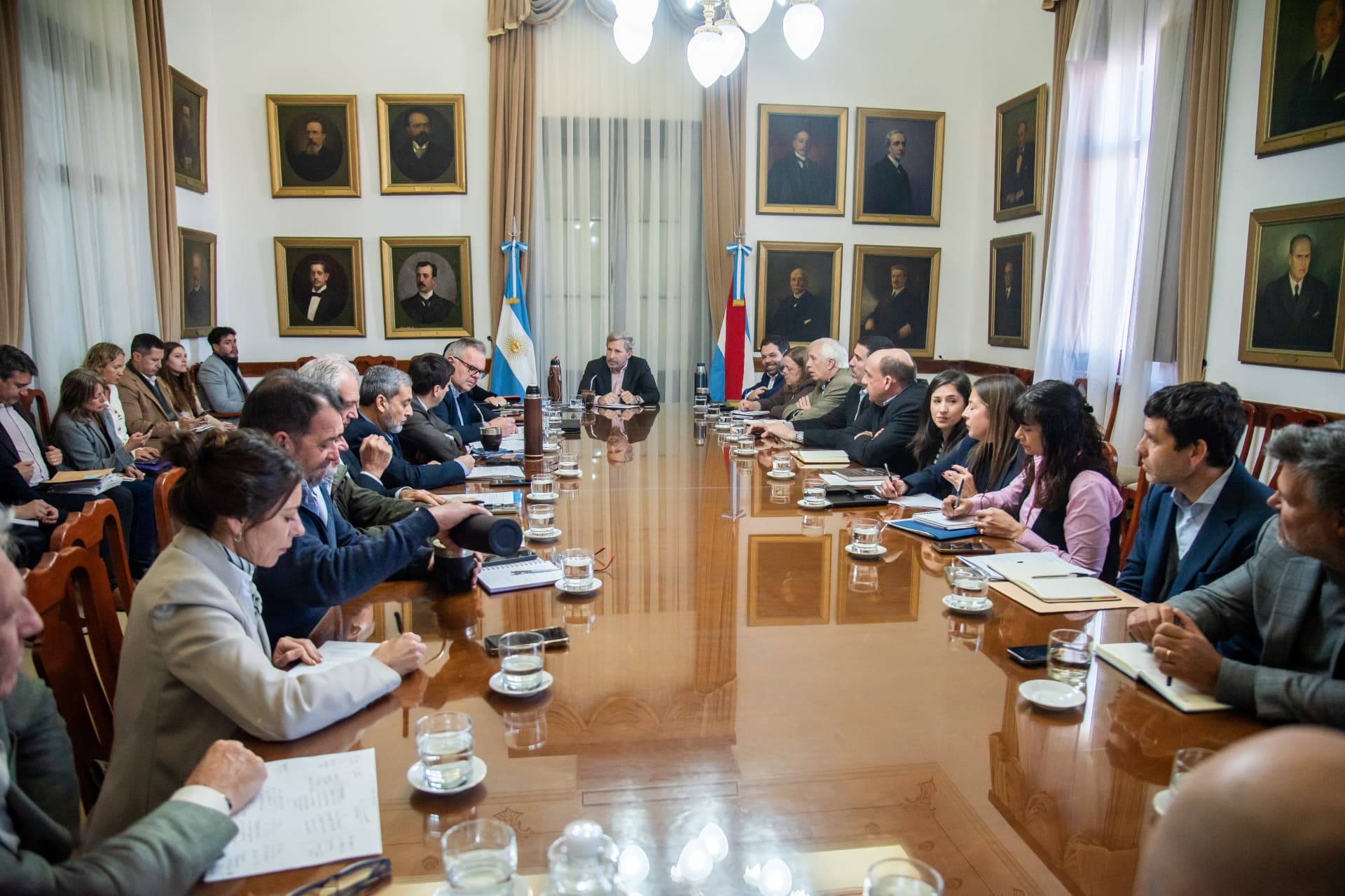 El gobierno provincial convoca al primer concurso público abierto para el Poder Ejecutivo - imagen del Gobierno de Entre Rios