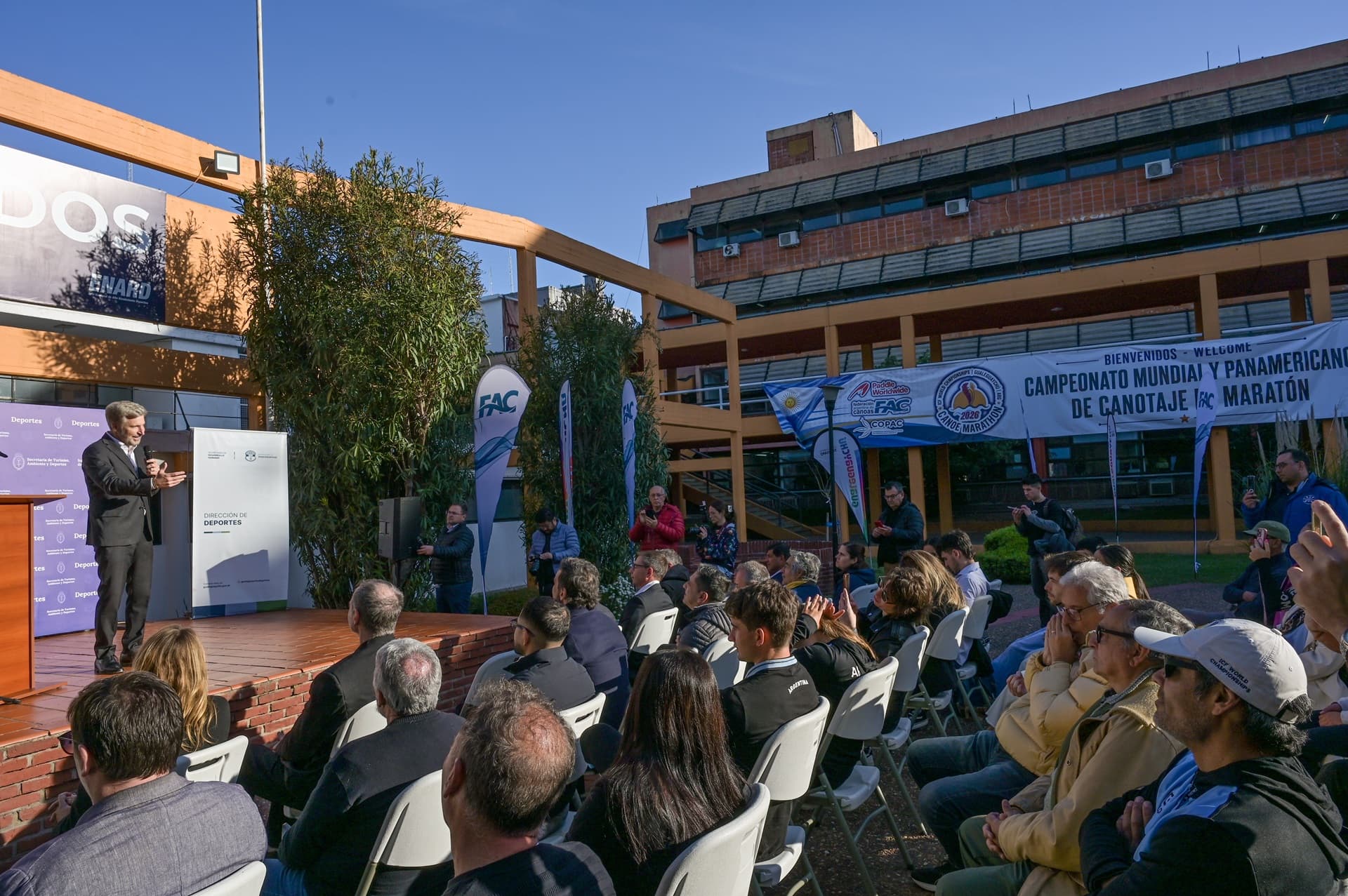 Frigerio participó de la presentación del Mundial de Canotaje Maratón 2026 que se realizará en Gualeguaychú - imagen del Gobierno de Entre Rios