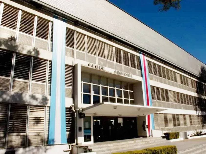 Concurso para cubrir la Secretaría de la Sala Segunda de la Cámara Segunda Civil y Comercial de Paraná - imagen de origen