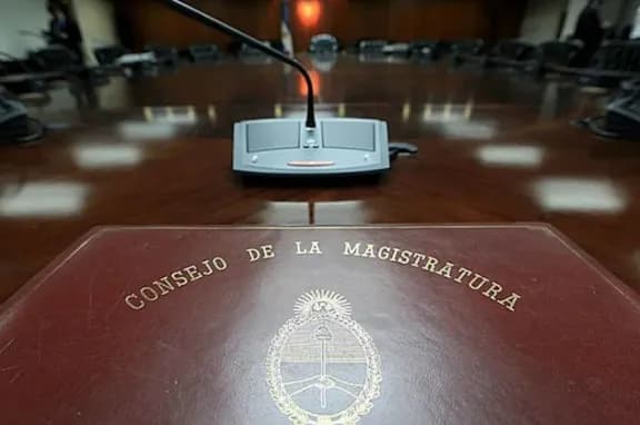 Justicia blindada: En 27 años hubo 5.170 denuncias contra jueces y juezas nacionales y federales y solo 64 terminaron en sanción - imagen de origen