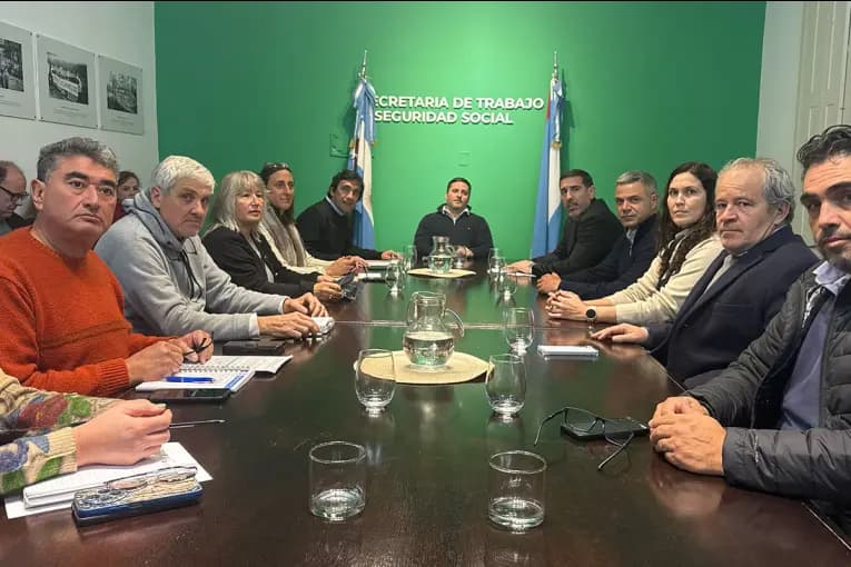 Paritaria docente: Provincia convocó a los gremios para este jueves - imagen de origen