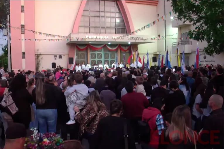 Fiesta patronal de Santa Teresita: la comunidad acompañó la procesión en Paraná - imagen de origen