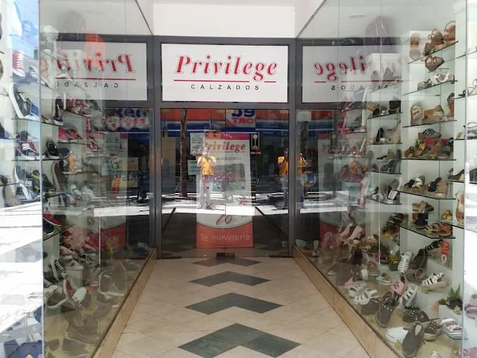 Cierra la histórica zapatería Privilege de Paraná: "Nos llevó puestos la crisis" - Dos Florines - imagen de origen