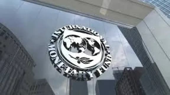 El FMI vuelve a la Argentina: revisará las cuentas públicas y el Gobierno deberá explicar cómo cumplirá la meta fiscal - imagen de origen