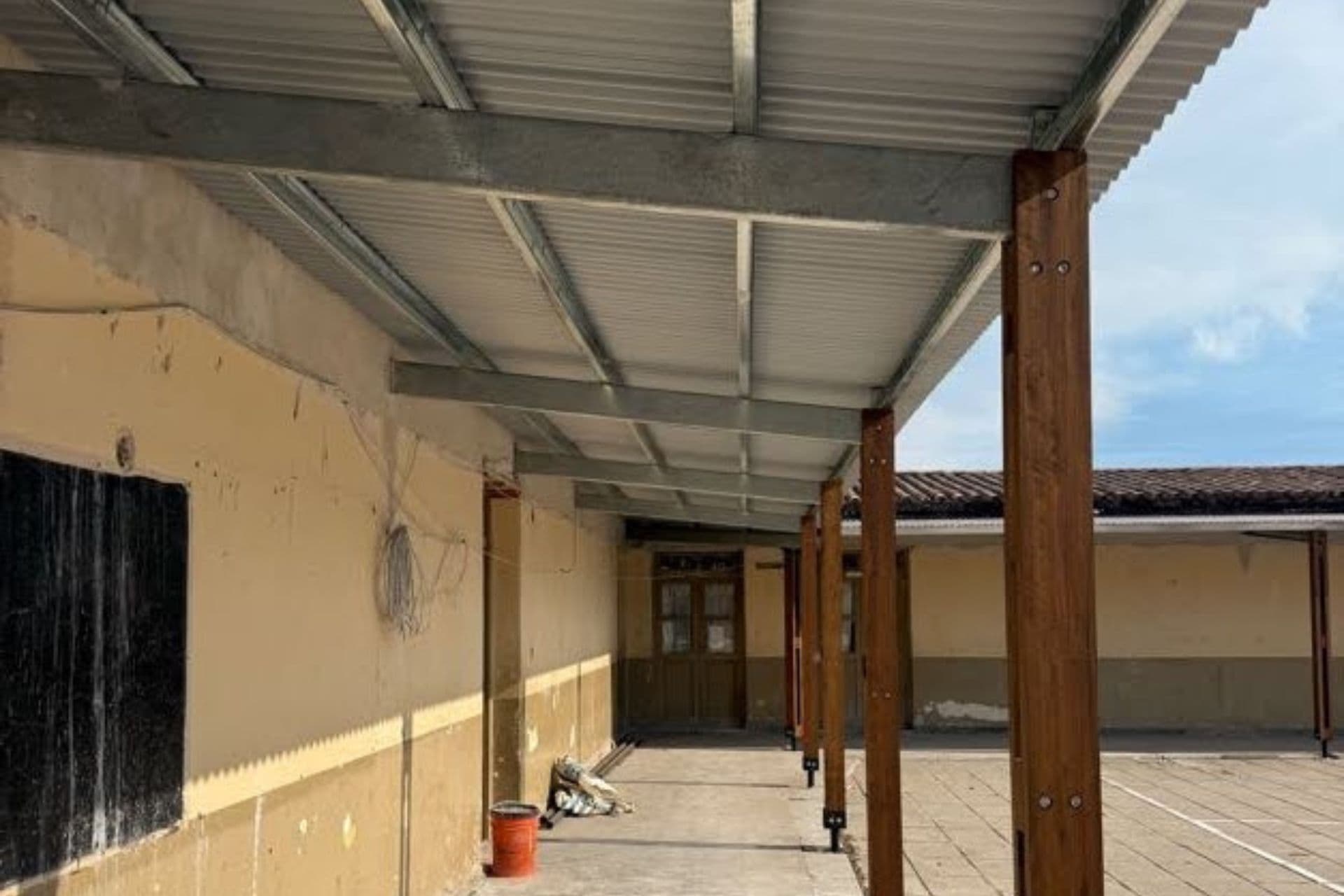 Se realizan reparaciones en escuela de Lucas González para mejorar las condiciones de aprendizaje - imagen del Gobierno de Entre Rios