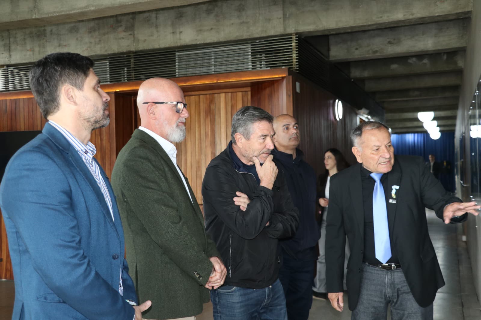 Roncaglia visitó el túnel subfluvial y conoció el nuevo sistema de monitoreo - imagen del Gobierno de Entre Rios