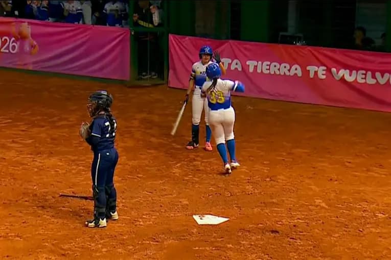 Argentina perdió con Venezuela y jugará por el bronce en el softbol femenino - imagen de origen