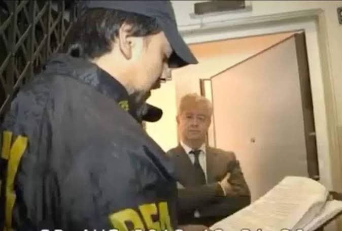 «Causa Cuadernos»: Difunden por primera vez el video del allanamiento a la casa de la condenada CFK en Recoleta - Cadena Entrerriana 96.5MHz LRS 798 - imagen de origen