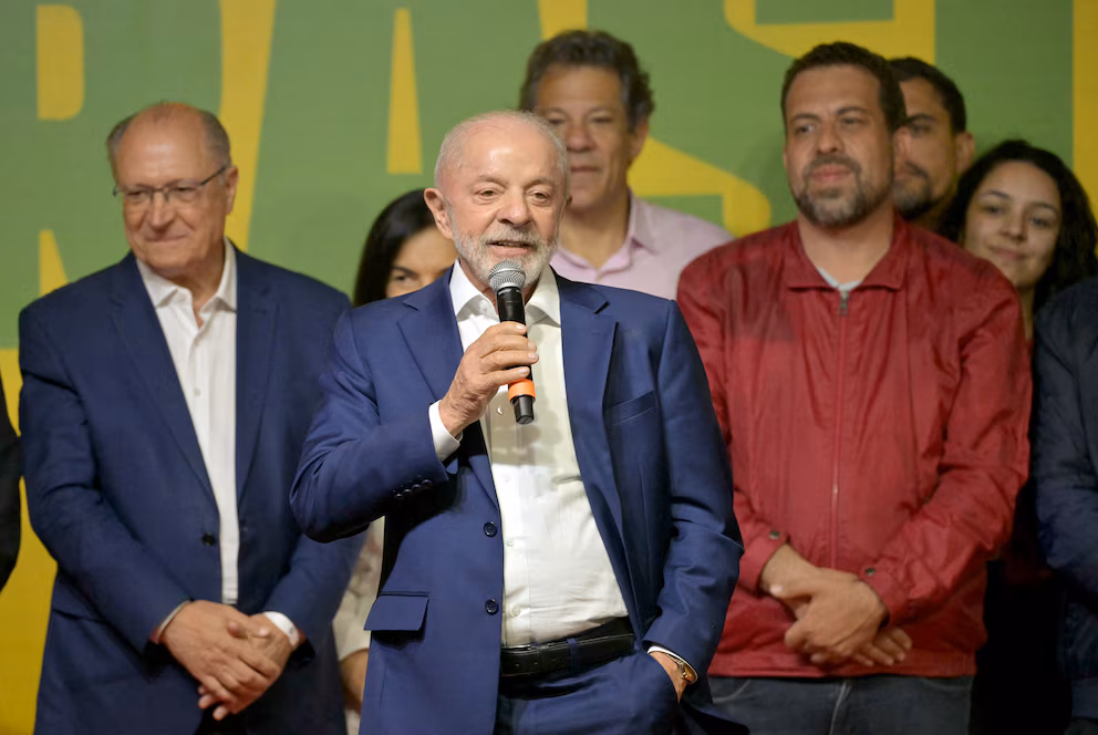 Lula da Silva admitió que esperaba ganar en primera vuelta y calificó de “inesperado” el resultado - Cadena Entrerriana 96.5MHz LRS 798 - imagen de origen