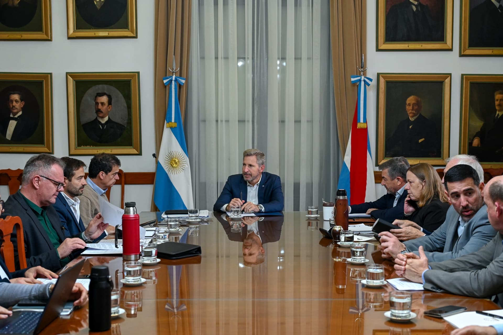 Frigerio encabezó una reunión de gabinete con eje en el seguimiento de la gestión - imagen del Gobierno de Entre Rios
