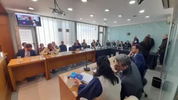 Efecto Almada: Prorrogaron la prisión preventiva de los imputados que quedan vinculados a la causa Contratos Truchos - imagen de origen