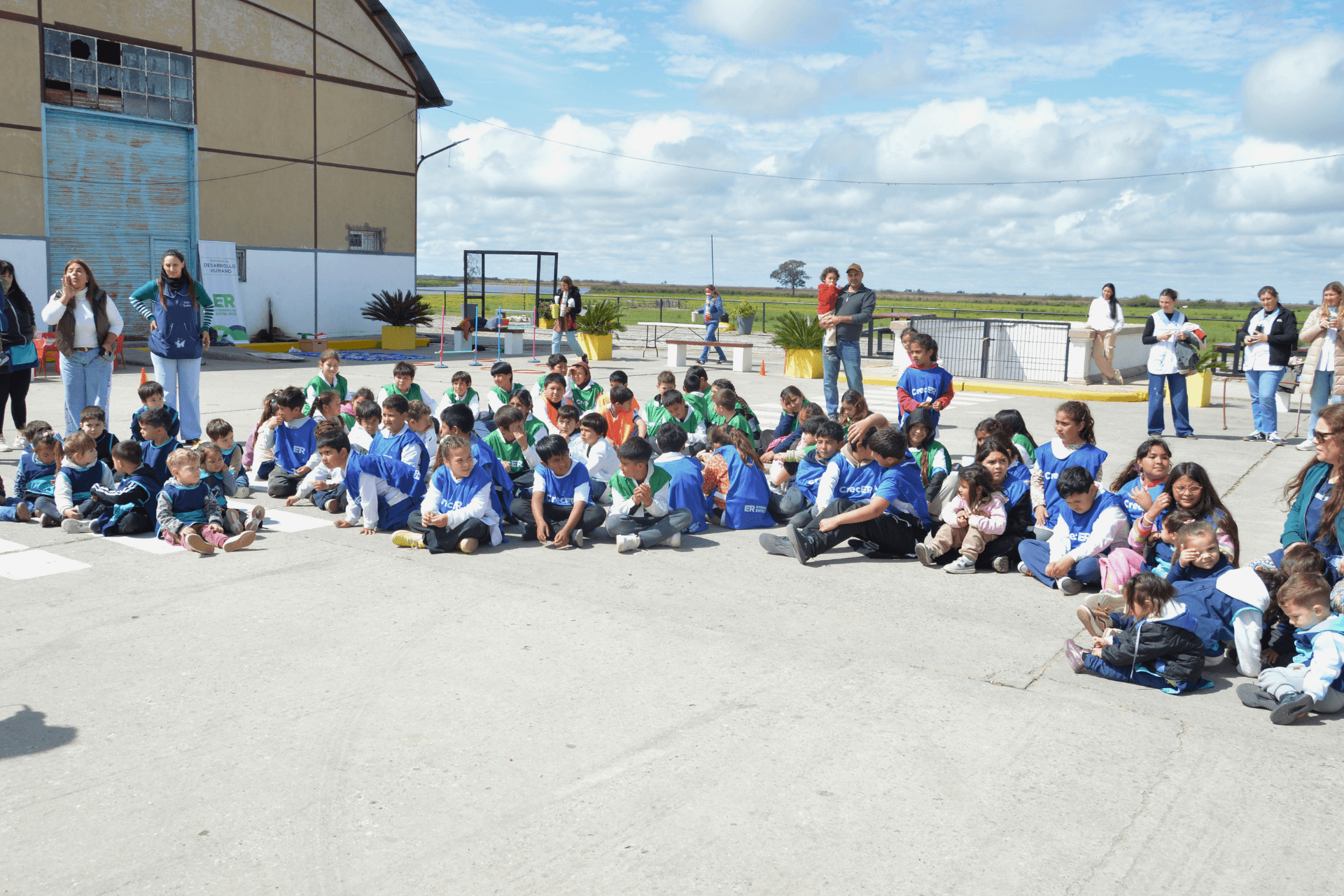 Desarrollo Humano reunió a más de 100 niños en una jornada de Crecer en Puerto Ruiz - imagen del Gobierno de Entre Rios