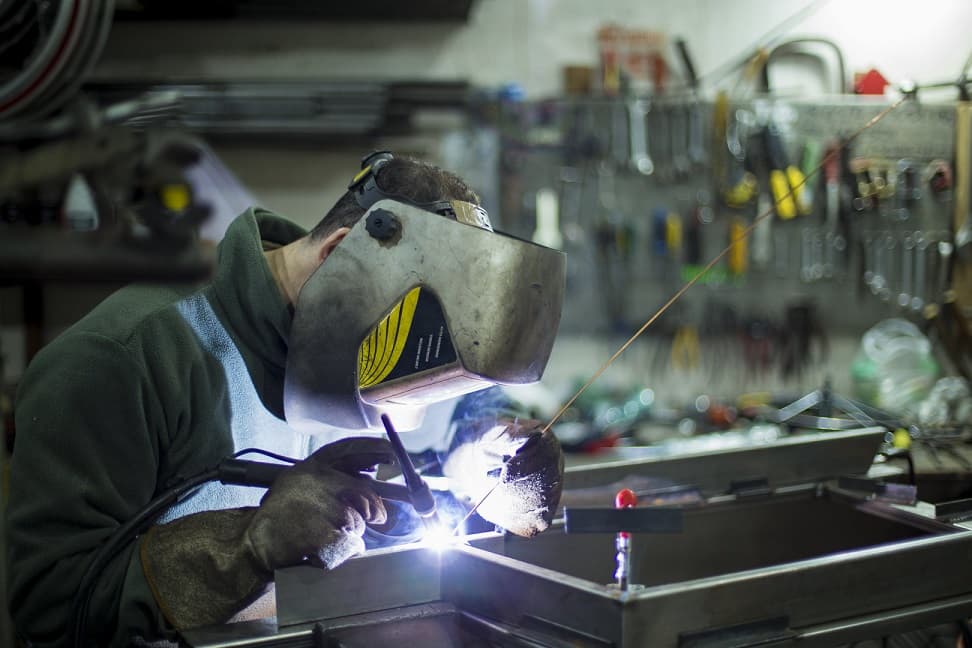 La industria metalúrgica acumuló una baja de 5,6% y opera con 39,6% de capacidad - Dos Florines - imagen de origen