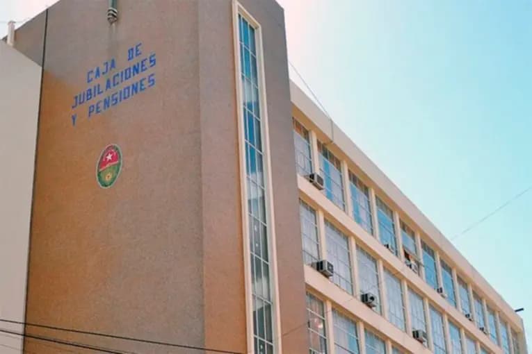 Jubilaciones: fijaron plazo para quienes tienen beneficio otorgado y siguen trabajando - imagen de origen