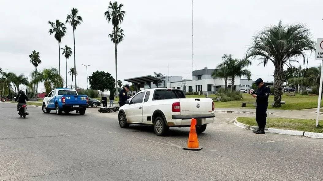 Colisión entre una camioneta y una motocicleta - imagen de origen