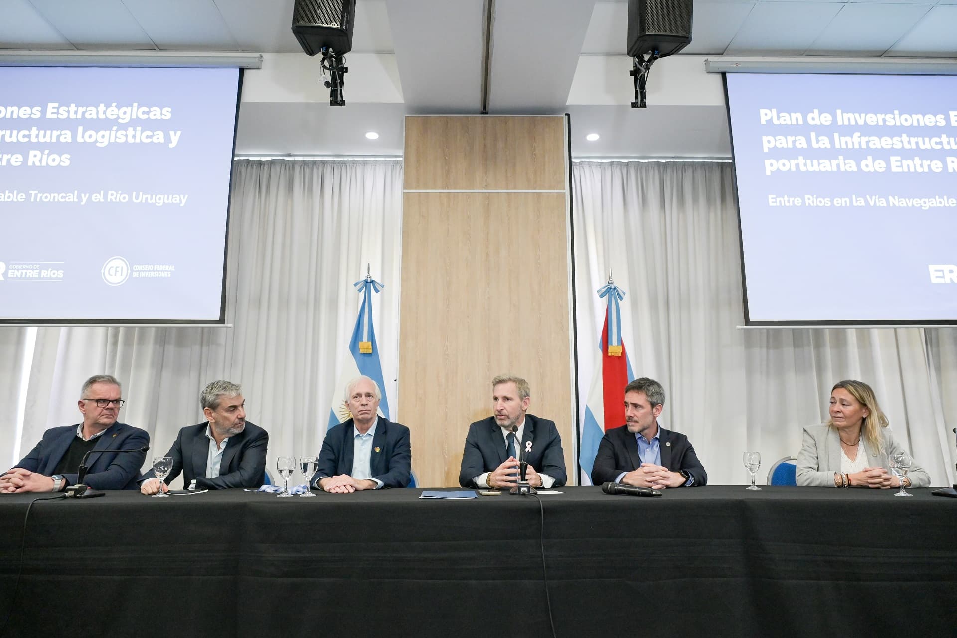 Entre Ríos avanza en un plan para mejorar sus puertos y reducir los costos del transporte de la producción - imagen del Gobierno de Entre Rios