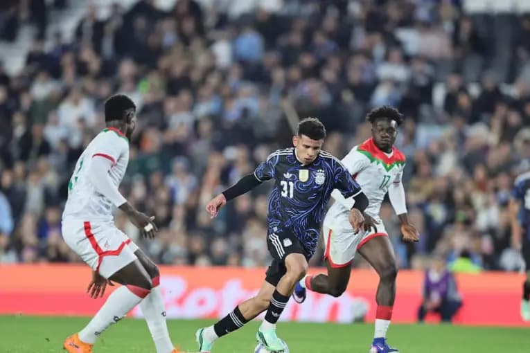 Argentina goleó 7-0 a Burkina Faso en el amistoso celebrado en el Monumental - imagen de origen