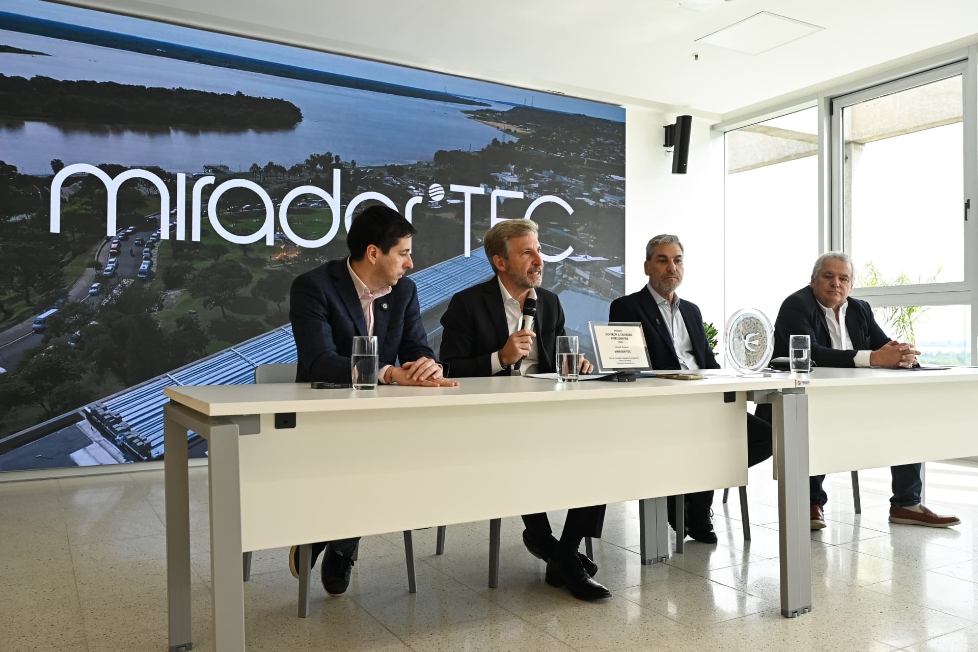 Frigerio presentó el balance del primer año de MiradorTEC y anunció el lanzamiento de Mirador Impulsa - imagen del Gobierno de Entre Rios