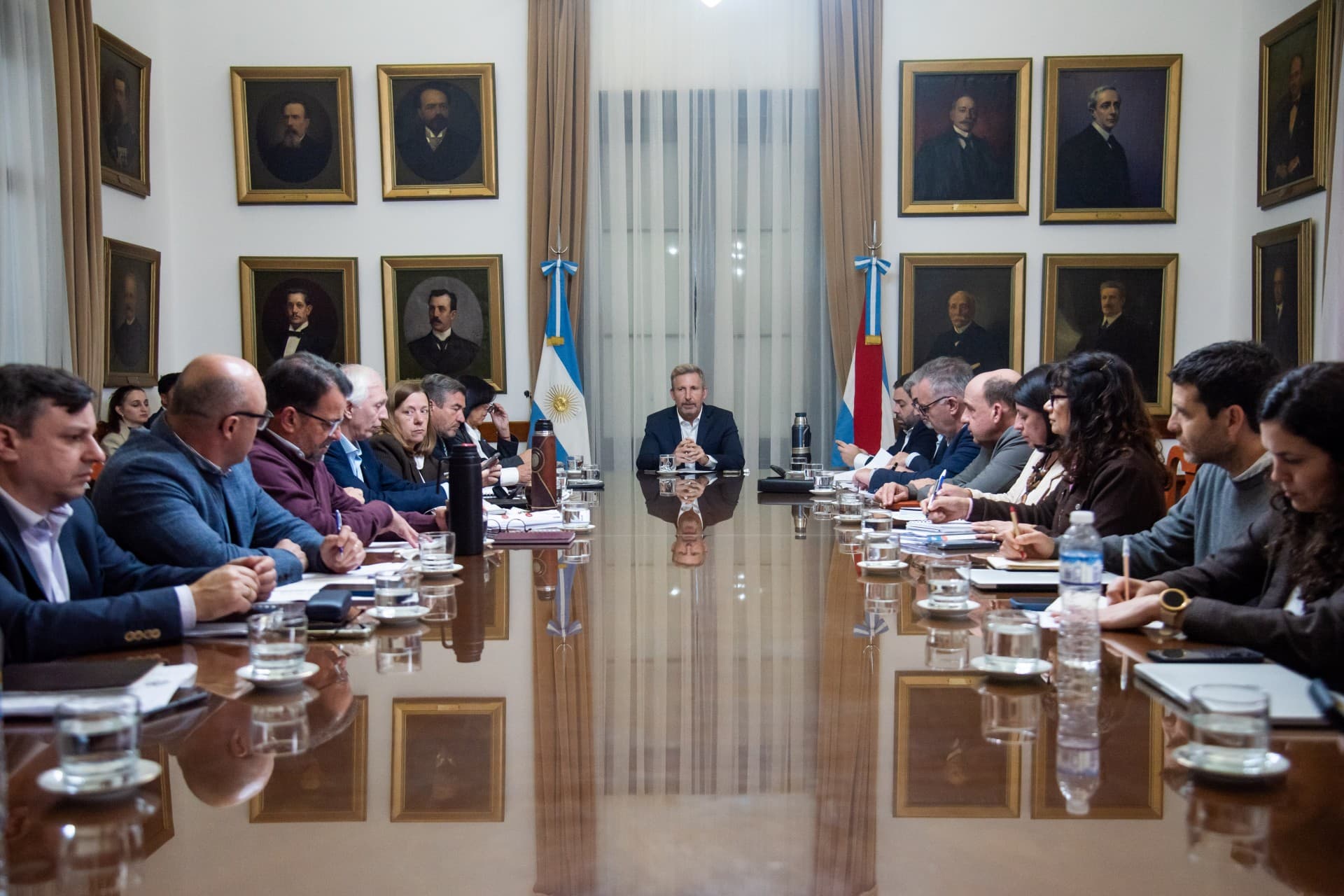 Frigerio repasó con su gabinete los avances en inversiones y desarrollo productivo - imagen del Gobierno de Entre Rios